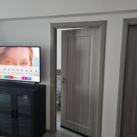 Mall Luxury VI Apartments Bacau Exterior photo
